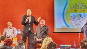 Antrenorul Ripensiei, Florin Fabian, a lansat o carte despre Olimpia Satu Mare, la aniversarea a 100 de ani de la înființare a clubului. ”Este o călătorie romantică prin trecutul istoric al Olimpiei”