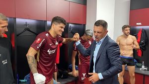 Eduard Novak, euforic în vestiarul lui CFR Cluj după calificarea în grupele Conference League! Cristi Balaj: „La gol am sărit în brațele domnului ministru"