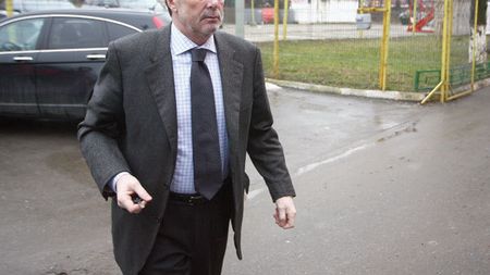 Victor Pițurcă a folosit conferința pentru a plăti polițe!** Dinu: "Whisky-ul deschide creierul. La el nu are efect"