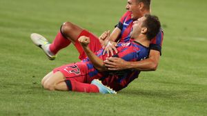 Adi Popa a reușit faza serii cu CFR! Fanii l-au aplaudat mai mult decât la gol! Cum l-a "sufocat" pe Florin Costea