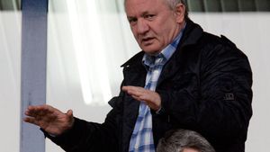 Porumboiu rămâne optimist:** "Televiziunile sunt la mâna noastră"