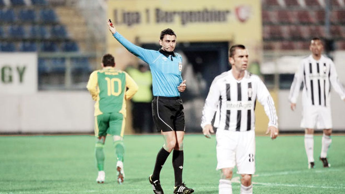 Crăciunescu a luat foc!** Șeful CCA amenință că îl demite pe tușierul care ar fi validat golul lui Pătrașcu după vizionarea probei video