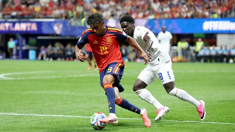Fotbalistul lui FCSB de la Cupa Mondială a venit în țară! Când ar putea intra pe teren