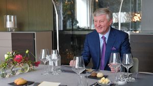 Cumpără cu 800.000.000 de euro compania gigant din România! Tranzacția e aproape gata și îl face și cel mai bogat investitor din Superliga: „Discuții avansate”