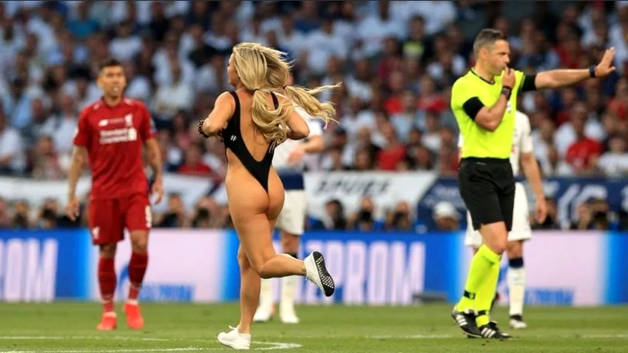 Kinsey Wolanski, blonda care a invadat terenul la Tottenham - Liverpool 0-2, a fost amendată! Suma e un mizilic pe lângă cât a produs siteul pe care l-a promovat. GALERIE FOTO