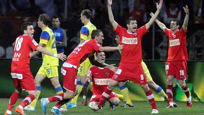 Dinamo-Steaua, 'mutat' pe Național Arena de teama fanilor!** Mesajul lui Borcea către Becali: "câinii" ar fi vrut să se joace în "Groapă"