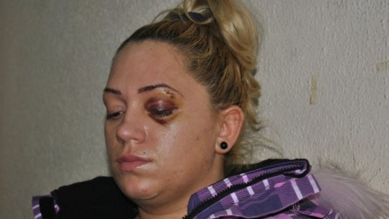 Scandal în baschet! Două jucătoare, acuzate că au bătut o femeie: "Erau bete!"** Coker: "Am fost jignită! Am fost făcută cioroi" Vezi cum se apără cele două