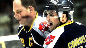 FOTO horror - Asta este cea mai groaznică accidentare din istoria sportului! Un hocheist s-a ales cu fața sfâșiată