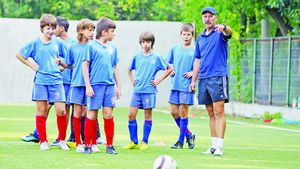 Dom' profesor "Miți" | Puștii Stelei, 'școliți' de Mihail Majearu