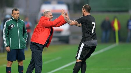 Marius Șumudică, ajuns din urmă de greșelile de arbitraj: "Nu pot decât să-mi felicit jucătorii, au revenit cu un arbitraj potrivnic. Ce a greșit Colțescu cu Steaua, ne-a luat arbitrul în seara asta"