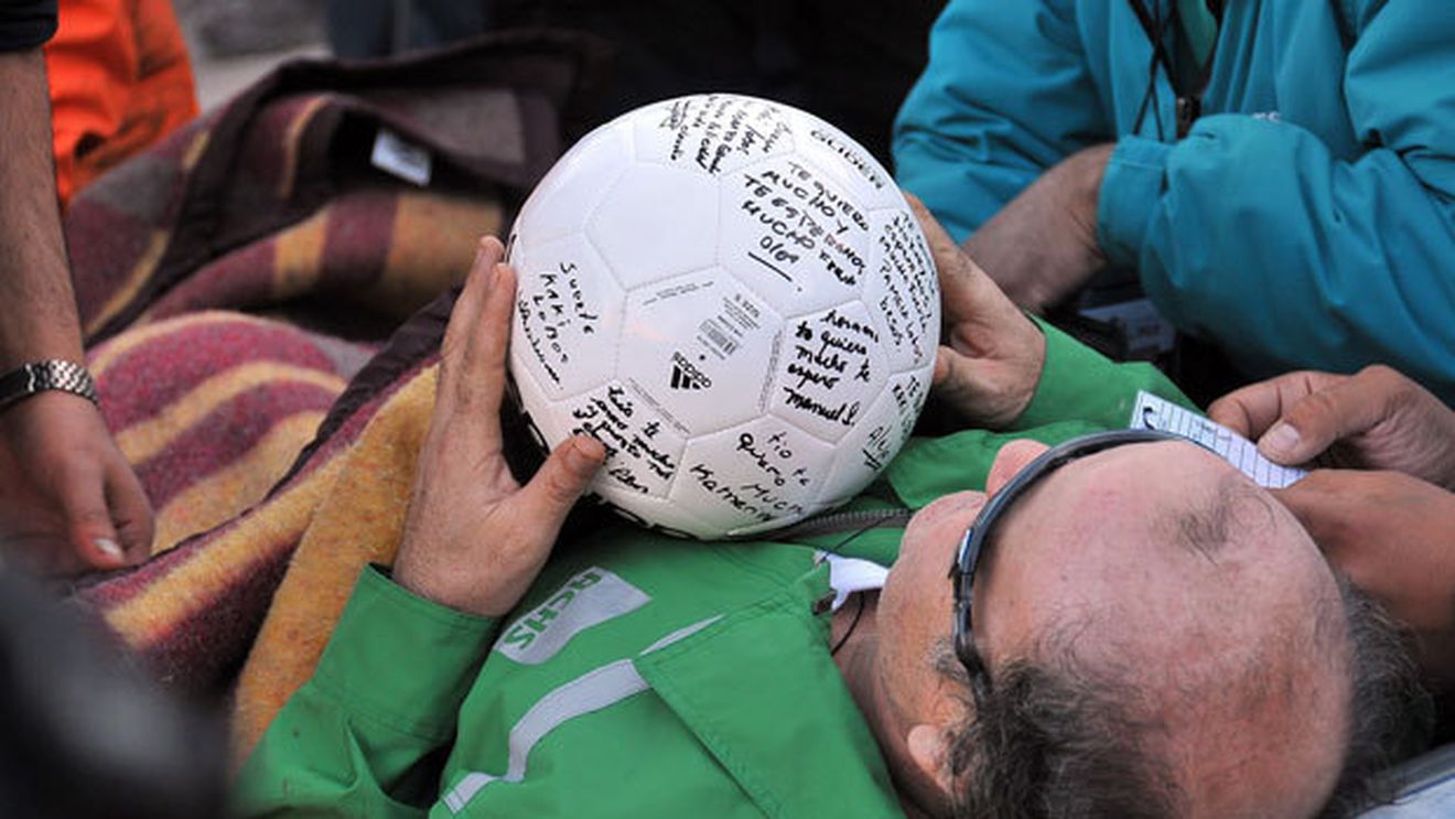 Din iad pe tărâmul 'diavolilor'!** Minerii chilieni, oaspeți de onoare la derby-ul Man. Utd-Arsenal