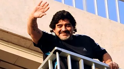VIDEO Maradona e ZEU la Napoli!** Ce primire fantastică i-au făcut fanii
