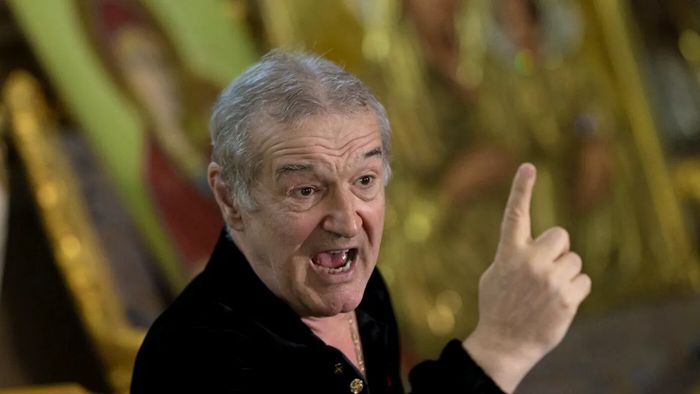Gigi Becali n-a mai suportat umilința și a făcut prăpăd la pauza derby-ului! A dat afară 3 fotbaliști din echipa FCSB după doar 45 de minute