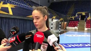 Sorina Grozav, motivată înaintea returului cu Krim din play-off-ul pentru sferturile de finală ale Ligii Campionilor. „Putem să-l câștigăm!” Mesaj pentru suporterii Rapidului | VIDEO