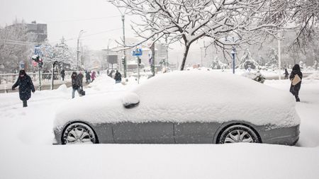 Un israelian a venit la București și a descoperit cum e România în cea mai grea iarnă a ultimilor ani: „Cum scot asta de aici?”