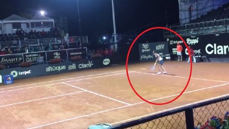 A ajuns la 31 de ani, a uitat să servească și a oferit 58 de puncte cadou în patru meciuri. VIDEO | O fostă finalistă de la Roland Garros e ironizată de toată lumea tenisului: "Ești o rușine!". Cum servește acum, după valul de critici