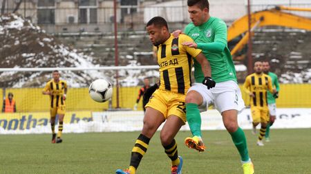 Încă doi jucători la ASA. Dan Petrescu testează un fotbalist crescut de Feyenord și altul care vine din Germania. Ambii au meciuri în Europa League