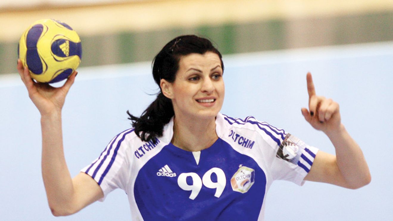 Componența unui Oltchim de vis la meciul de retragere al Ramonei Farcău! Narcisa Lecușanu: "Ne-am dorit mult să câștigăm Liga Campionilor, din păcate nu am reușit decât o finală care va rămâne memorabilă, cel puțin pentru mine"