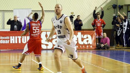 Mihai Silvășan, căpitanul naționalei și al echipei "U" Cluj, și-a anunțat retragerea la 30 de ani
