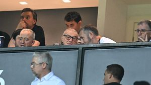 Mihai Stoica i-a răspuns lui Gigi Becali, după ce patronul FCSB i-a reproșat transferurile făcute în iarnă. „Mă culpabilizez, e clar că sunt vinovat”