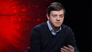 Fierbe Giuleștiul: vinde Victor Angelescu clubul Rapid?! Prima reacție a afaceristului. „O fi vorba de celălalt acționar!" | EXCLUSIV