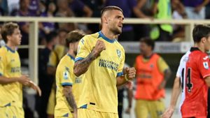 FCSB l-a cedat prea ieftin pe Daniel Bîrligea la Frosinone. „Păi în ziua de azi cinci milioane dai pe un șofer de autobuz la Borussia!”