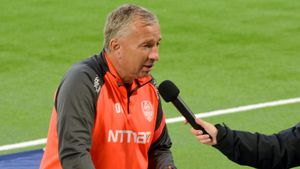 Dan Petrescu se teme că Universitatea Craiova poate reveni în lupta pentru titlu: „Dacă ne bate, sigur va dori să câștige campionatul!”