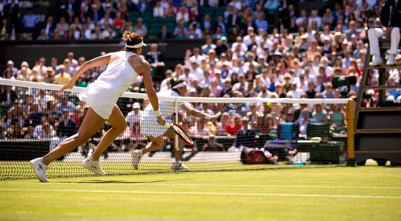 S-a aflat prima finalistă de la Wimbledon! Cu cine se va duela Simona Halep pentru trofeu dacă trece de Elena Rybakina