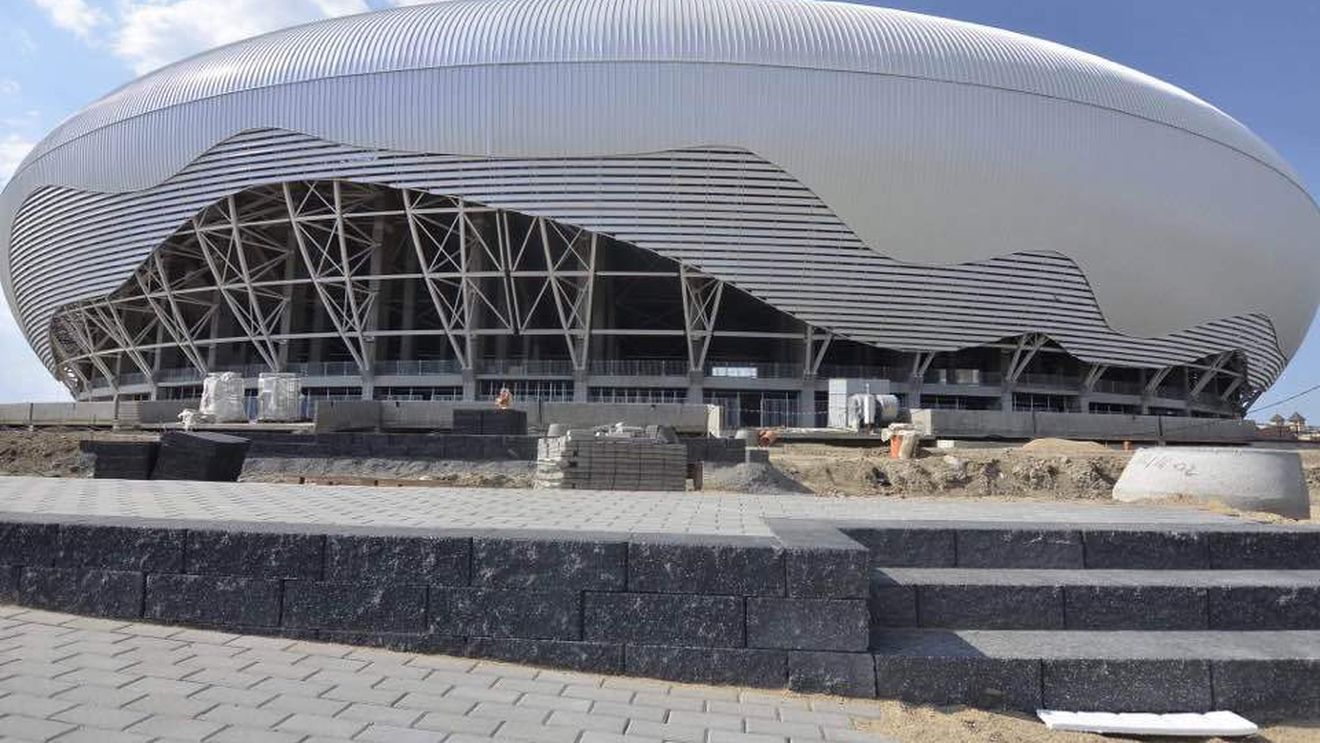 FOTO | Lia Olguța Vasilescu a oferit ultimele detalii despre stadionul din Craiova. Marile probleme cu care se confruntă arena din Bănie: "Voi avea o discuție pentru a grăbi firmele de construcții"