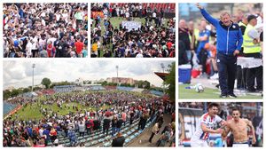 Sărbătoare la Galați! Fanii l-au ”acoperit” pe Dorinel Munteanu la interviuri și au celebrat promovarea pe teren. Antrenorul, anunț de senzație la final: ”Vreau în play-off-ul primei divizii”