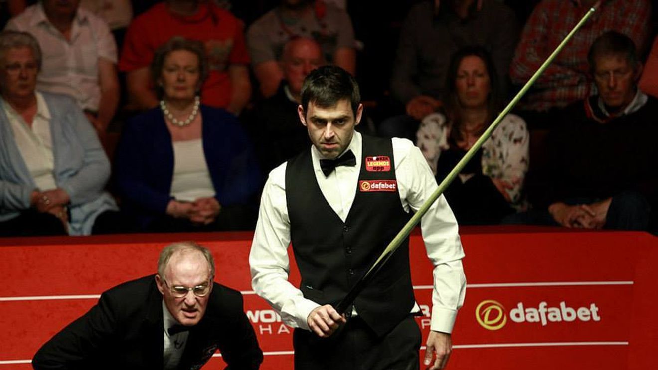 EMOȚIONANT | Ronnie O'Sullivan și Stuart Bingham au adus un omagiu victimelor de la Colectiv