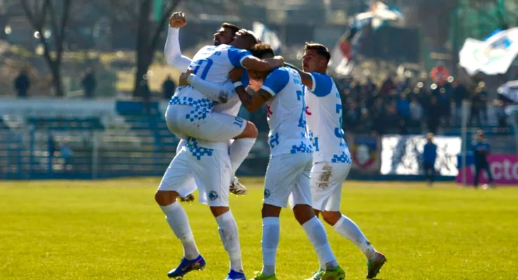 Corvinul Hunedoara, motivată să termine en fanfare sezonul regular de Liga 2. Florin Maxim vrea victorie contra Bihorului: ”Jucătorii sunt pregătiți!”