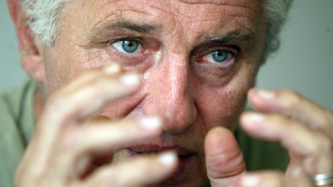 Szobi Cseh, 1942-2014. Cascadorul specializat în scrimă a fost coleg de facultate cu antrenorul Liei Manoliu: "Mergea în mâini prin curte, pe scări". Cum i-a influențat Cseh cariera lui Țiriac