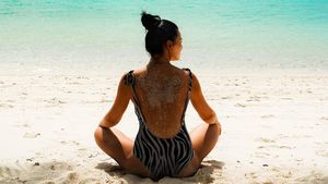 Corina Caragea, în costum de baie. Imagini cu prezentatoarea de la PRO TV dintr-un paradis acvatic