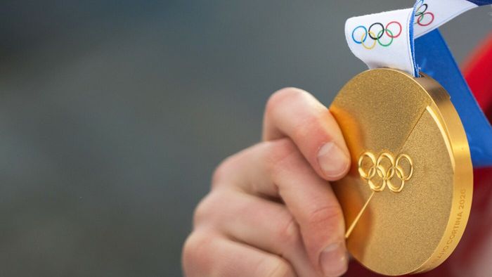 SURPRINZĂTOR. Medaliile de aur de la Jocurile Olimpice Milano sunt făcute, de fapt, 98,5% din argint: cât costă o bucată!