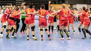 Careu de victorii, la Mondialul de handbal: România a învins cu emoții Angola, Cristina Neagu a rezolvat partida, iar tricolorele nu mai pot pierde clasarea în primele două în grupă. Evoluția nebună a scorului