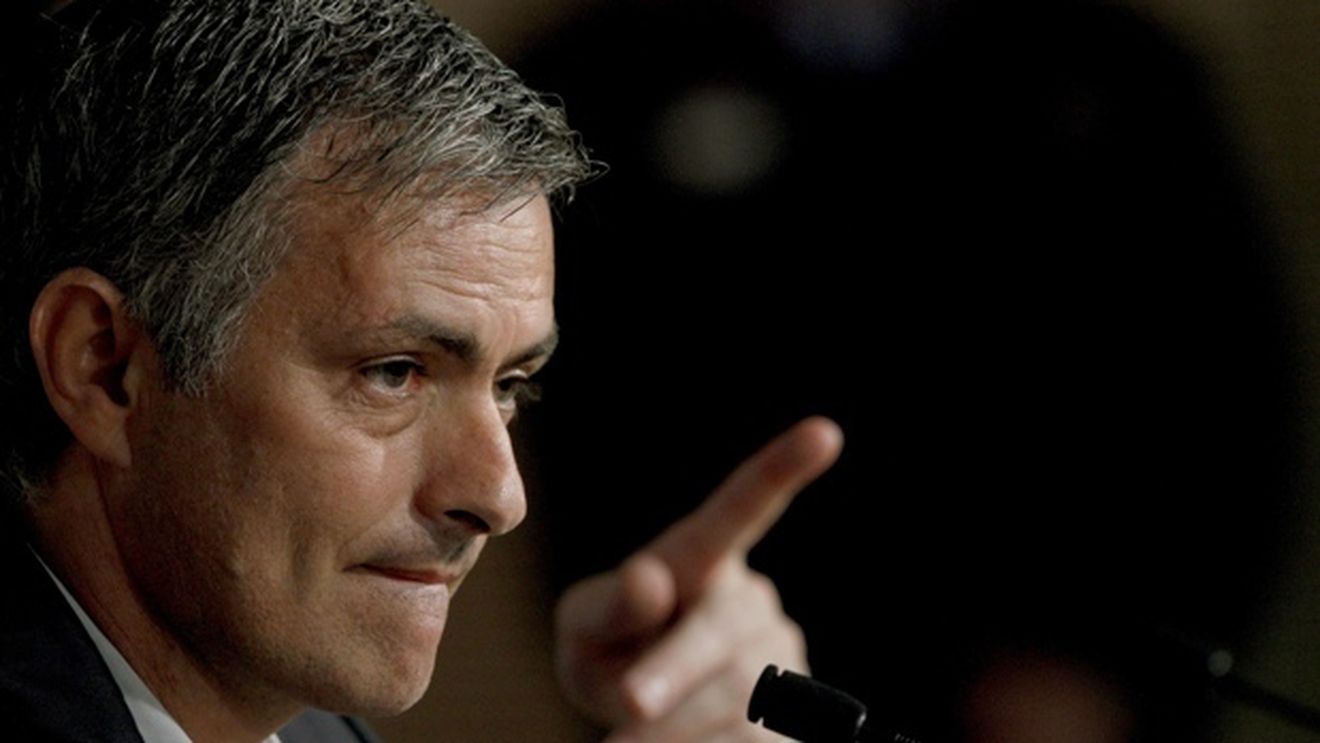 Azi e întâlnirea decisivă între Mourinho și Perez! Maicon află dacă ajunge la Real