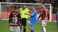 Ce nu s-a văzut la TV la derby-ul Rapid – Universitatea Craiova! Motivul nespus al gazării din Giulești și cum l-a influențat Nicușor Bancu pe Horațiu Feșnic