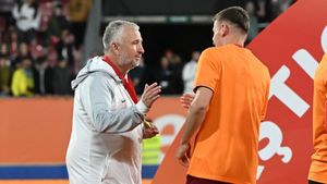 Lista plecărilor de la CFR Cluj. Două surprize printre cei 7 jucători pe care Dan Petrescu nu îi mai dorește. EXCLUSIV