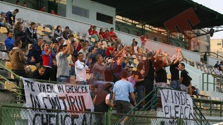 FOTO Pandi, fără soluții!** "Nu știu ce e de făcut cu suporterii!"