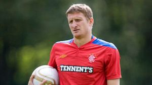 L-a convins pe McCoist:** "Se descurcă bine cu mingea pentru un tip înalt" Goian, lăudat după debutul la Rangers