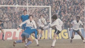 A murit legenda fotbalului francez, Bernard Lacombe. A fost adversarul Craiovei Maxima în 1982