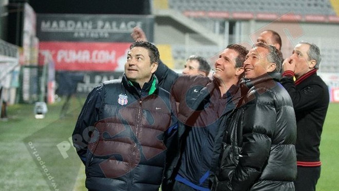 Gigi apelează iar la sfatul lui SuperDan!** Doar asta îi garantează postul lui Stan: "Dacă nu execuți, îți iau gradele" Ce ordin a primit antrenorul