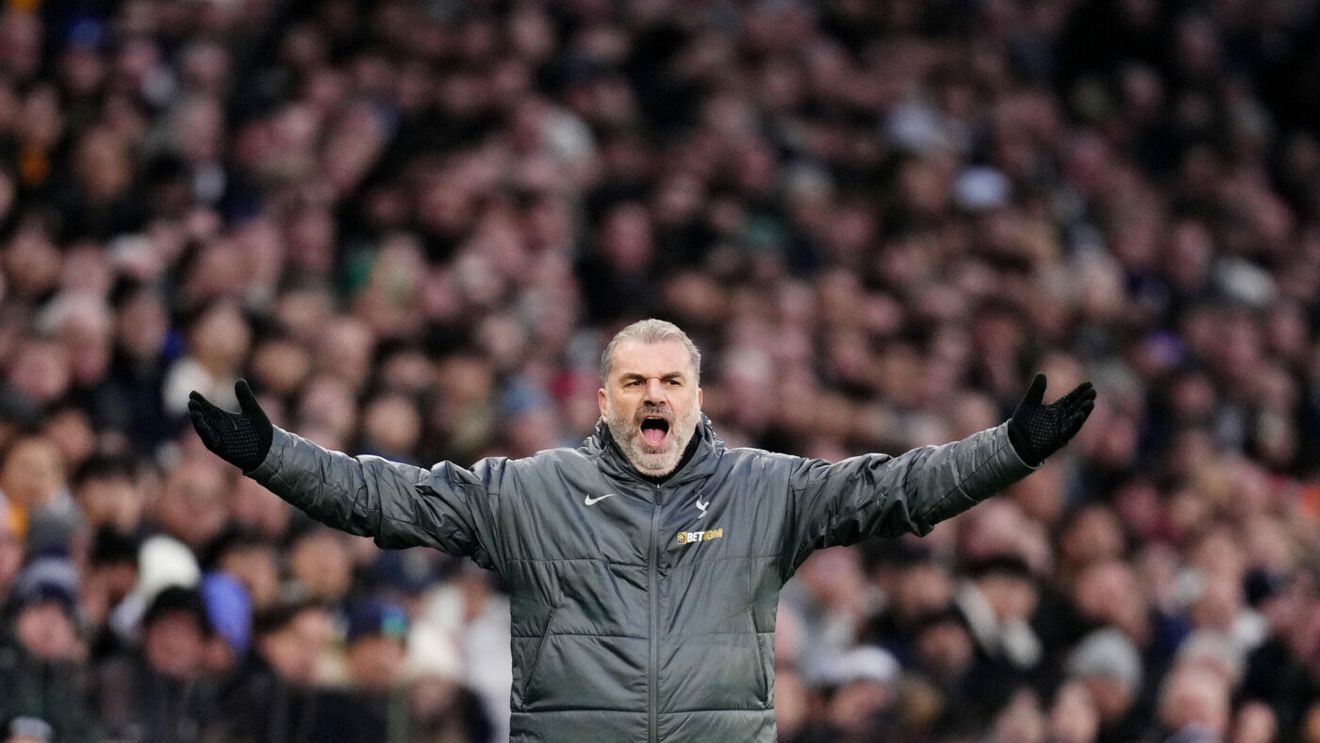 Fără Radu Drăguşin, Tottenham a obținut o victorie lejeră în Premier League. Ange Postecoglou i-a distrus pe cei care i-au cerut demisia şi care au vorbit de retrogradare: „Isterie!”