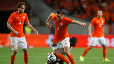 BarÃ§a intră pe "piața" olandeză! Catalanii îl vor pe colegul lui Ștefan Radu de la Lazio, plus un fotbalist de la Manchester United