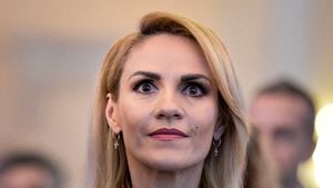 Gabriela Firea, amenințată cu sinucideri în fața Primăriei Municipiului București! Protest în București împotriva caselor de pariuri
