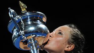 Prima REACȚIE a Victoriei Azarenka **după ce a ZDROBIT-O pe Șarapova în finala A.O. și a devenit LIDER WTA