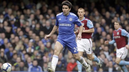 Oli pregăteste un super transfer! Deco în Qatar?