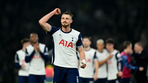 Ce a făcut Radu Drăguşin, pe teren, imediat după Tottenham - Manchester City 2-1