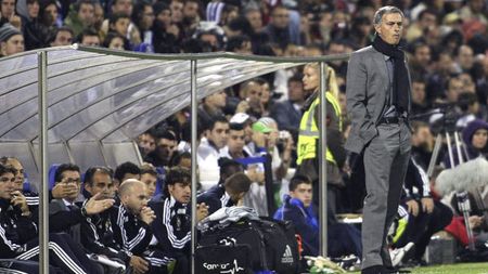 Jurnaliștii au pus mâna pe notițele lui Mourinho! VIDEO** Portughezul a calculat: Real va ajunge în finala CL! Vezi cum a câștigat cu Hercules!